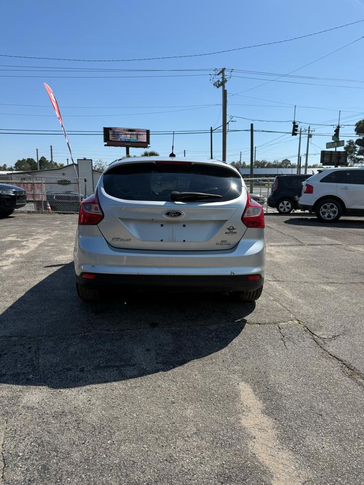 Ford Focus SE Hatch 2013