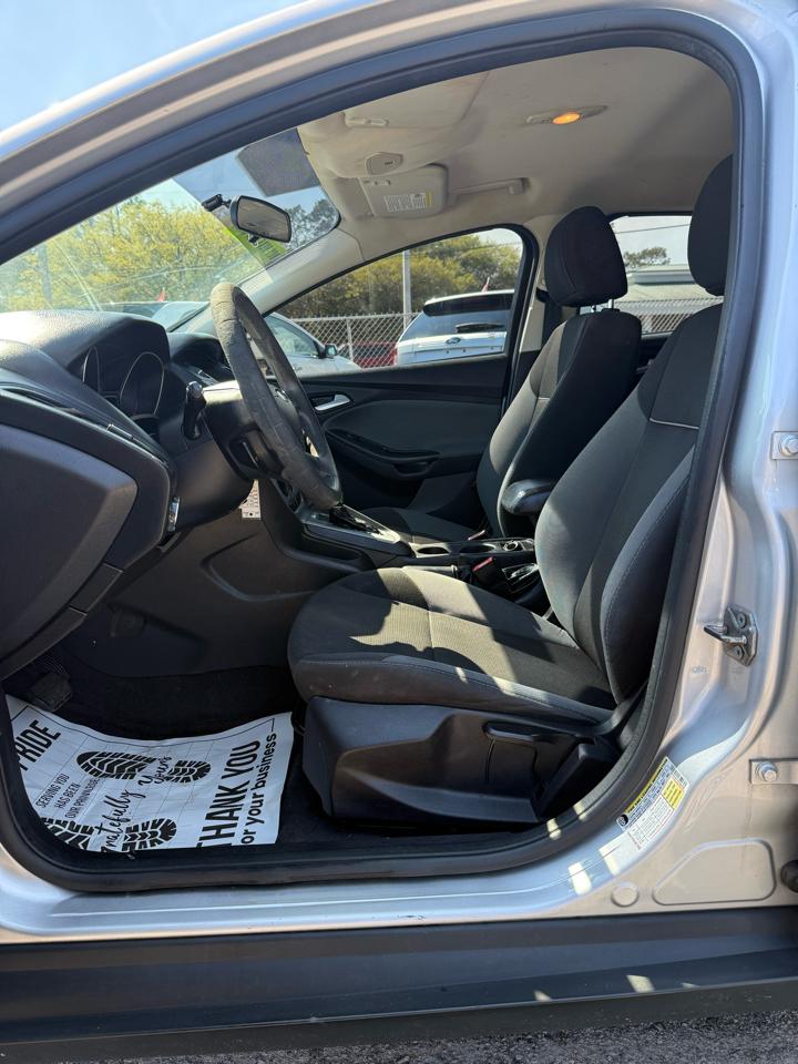 Ford Focus SE Hatch 2013