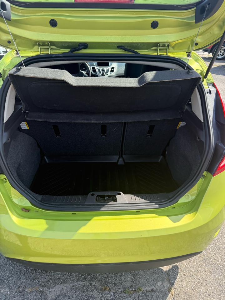 Ford Fiesta SE Hatchback 2011