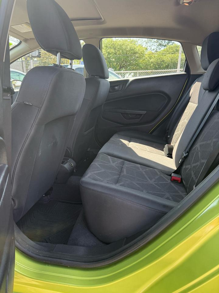 Ford Fiesta SE Hatchback 2011