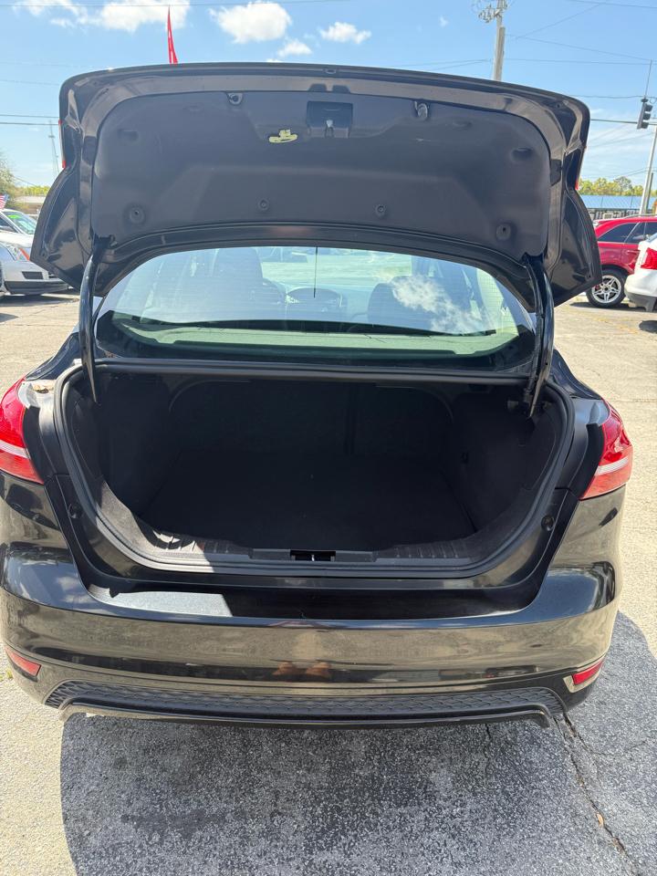 Ford Focus SE Sedan 2015