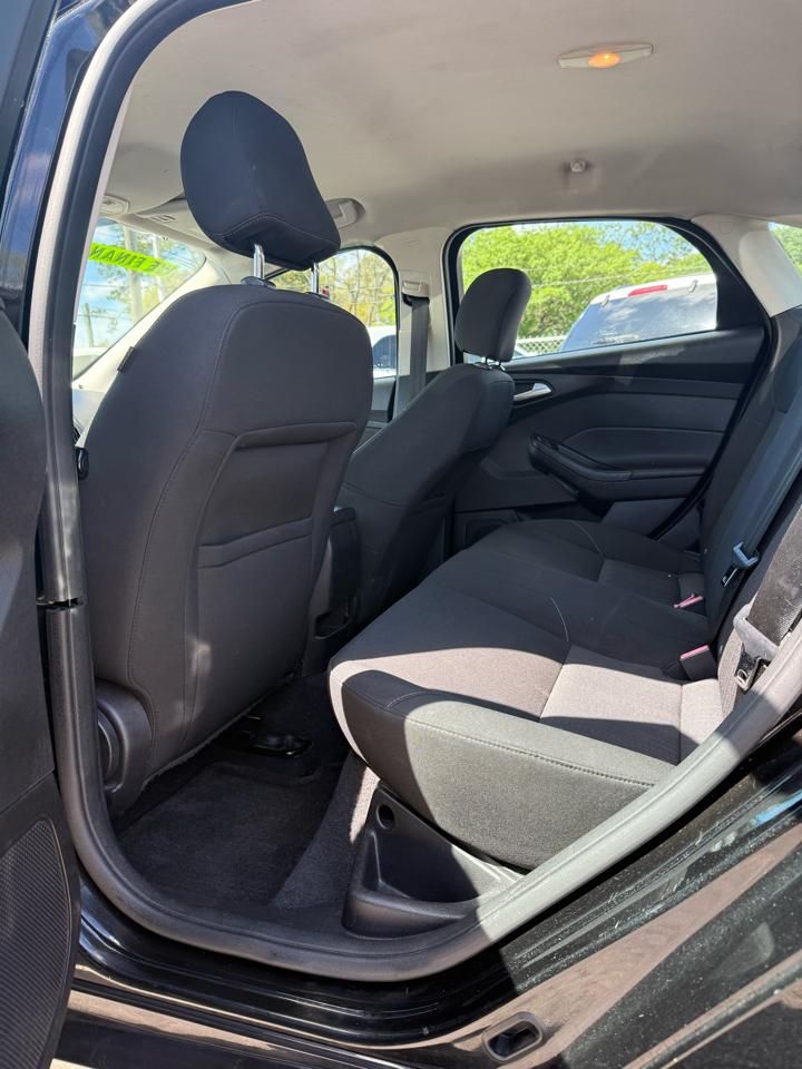 Ford Focus SE Sedan 2015