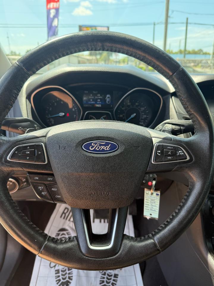 Ford Focus SE Sedan 2015