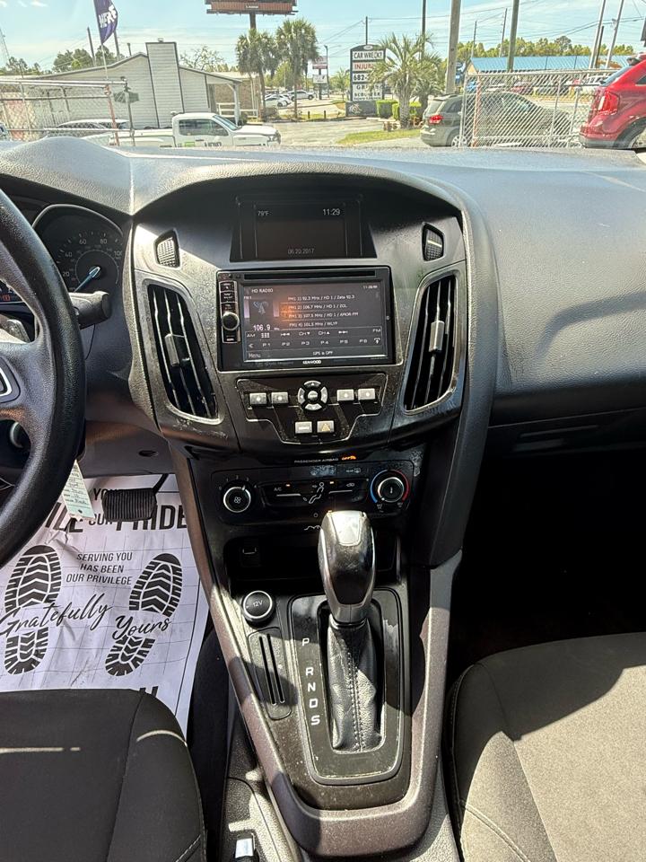 Ford Focus SE Sedan 2015