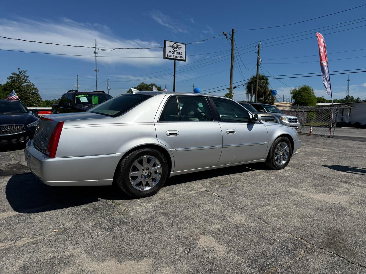 Cadillac DTS Premium w/ Navi 2011