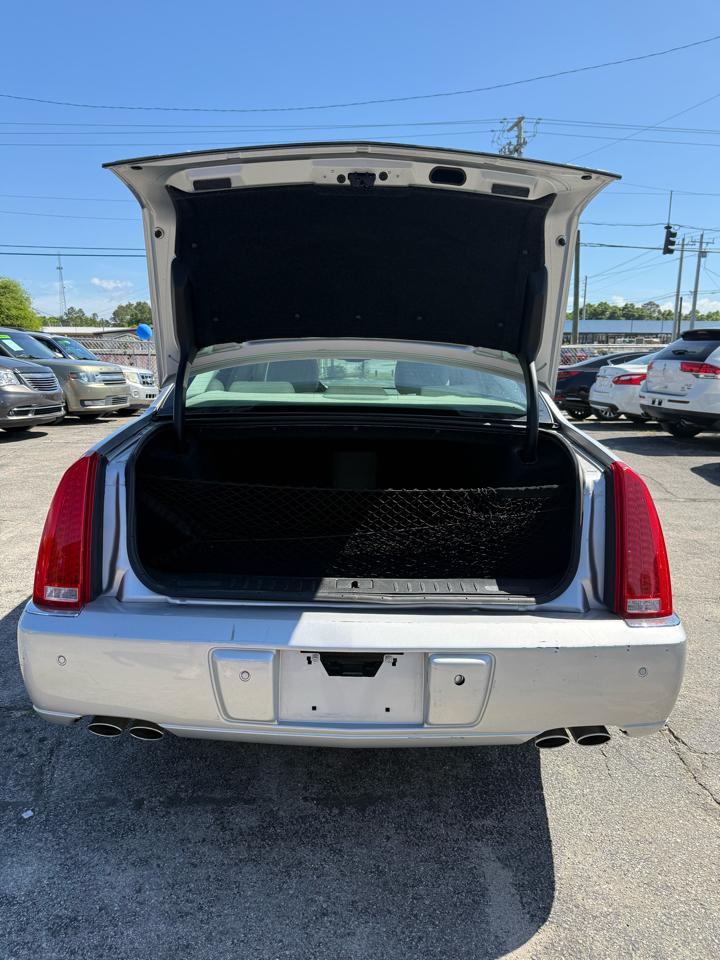 Cadillac DTS Premium w/ Navi 2011