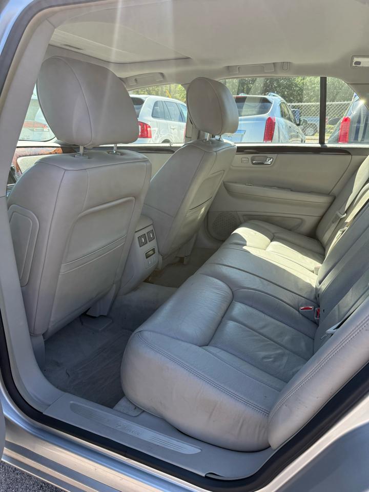 Cadillac DTS Premium w/ Navi 2011