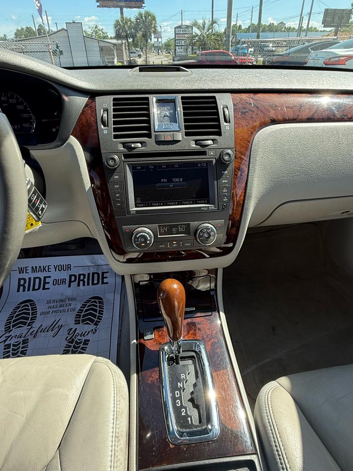 Cadillac DTS Premium w/ Navi 2011