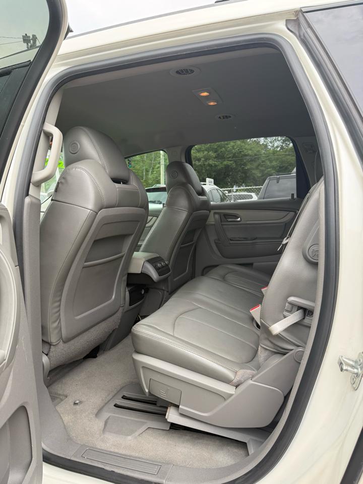 Chevrolet Traverse 1LT FWD 2013