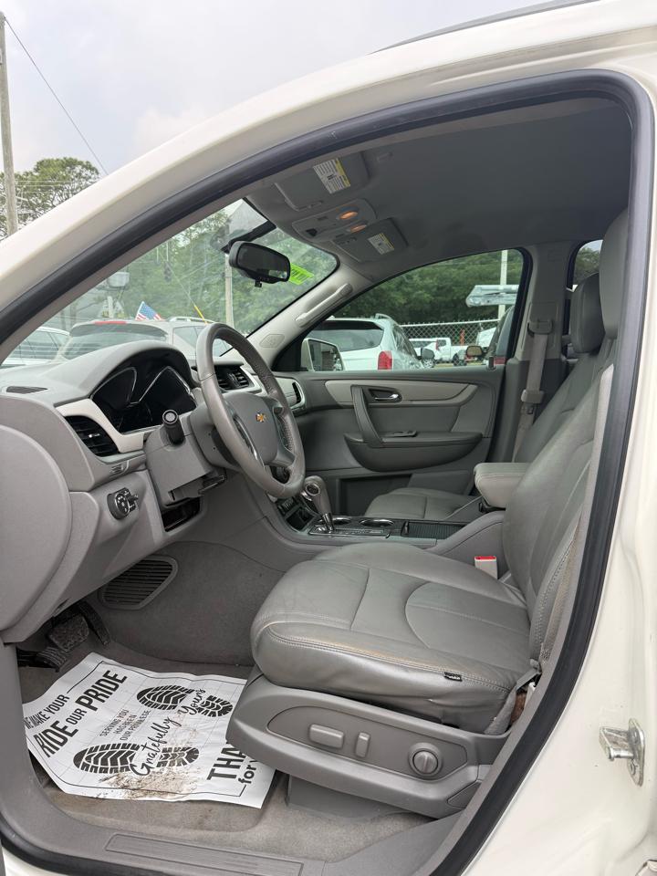 Chevrolet Traverse 1LT FWD 2013