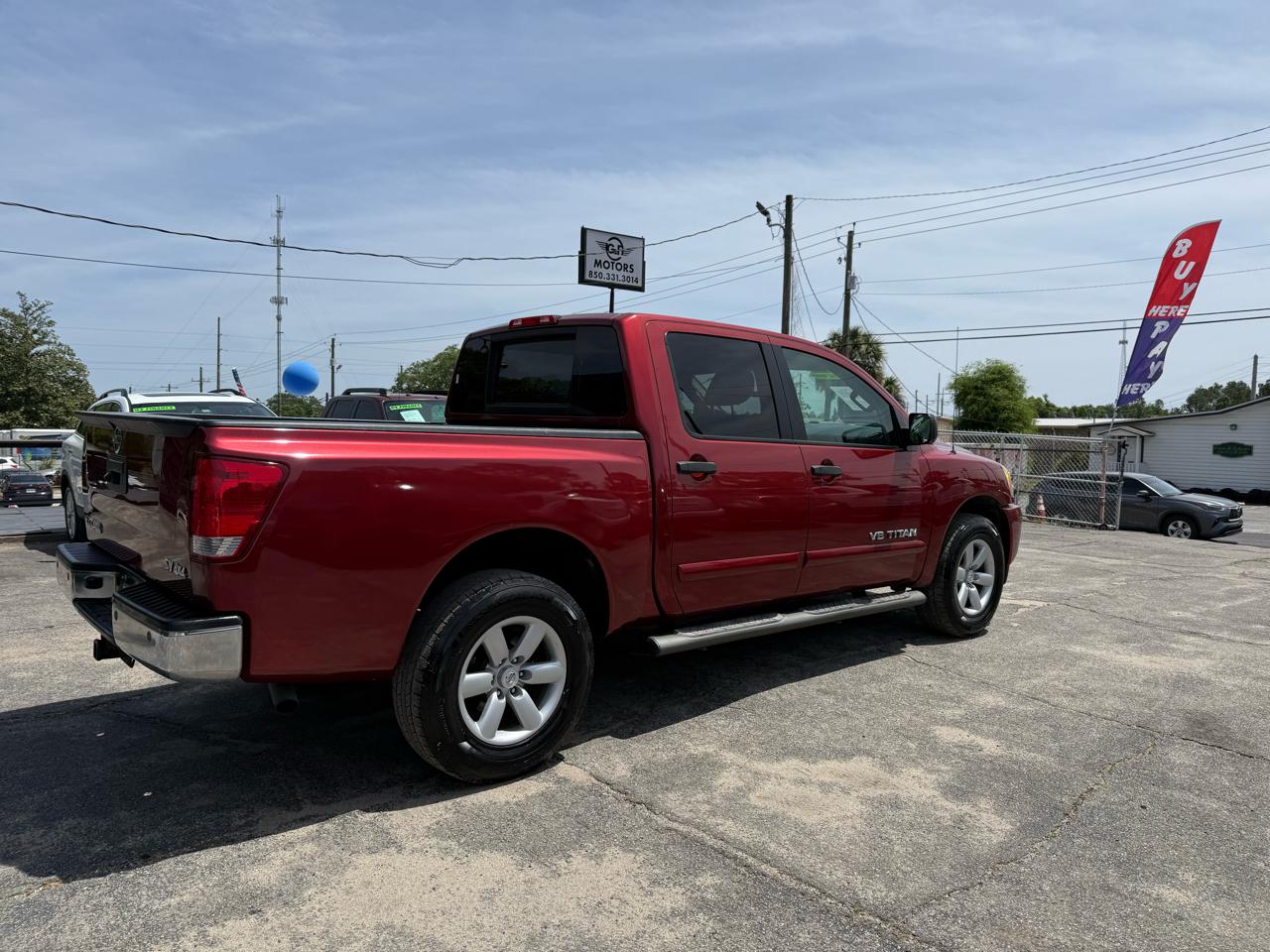 Nissan Titan S Crew Cab 4WD 2013