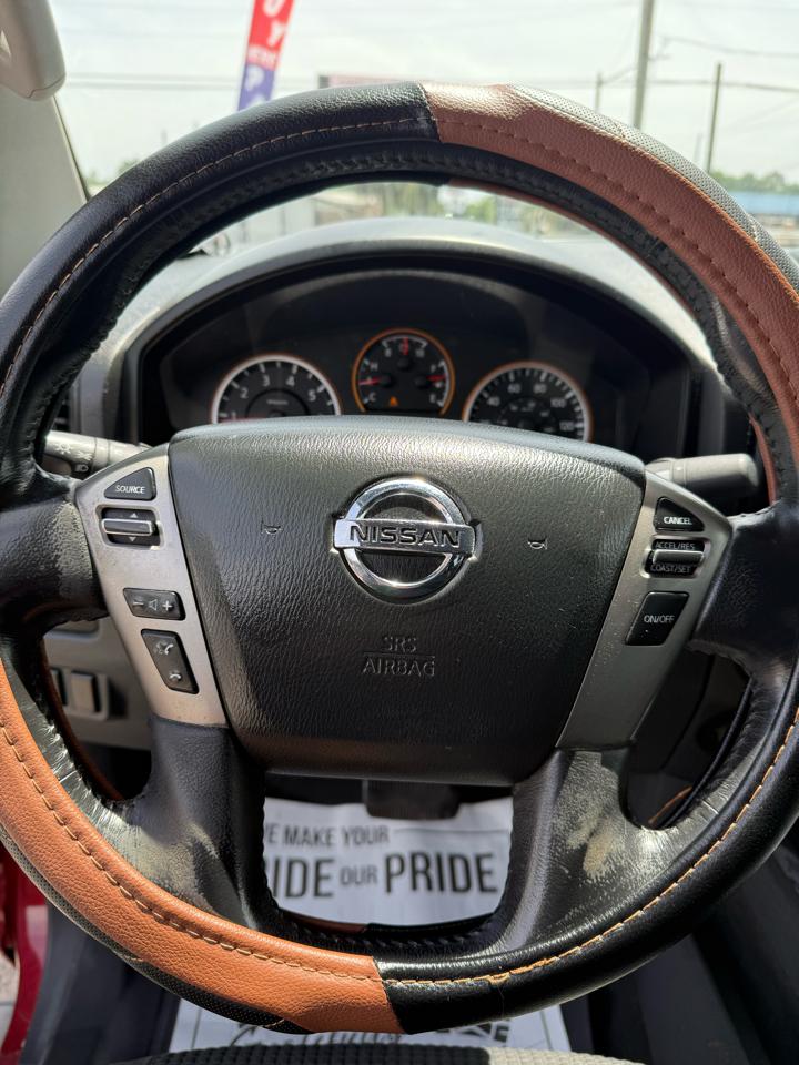 Nissan Titan S Crew Cab 4WD 2013