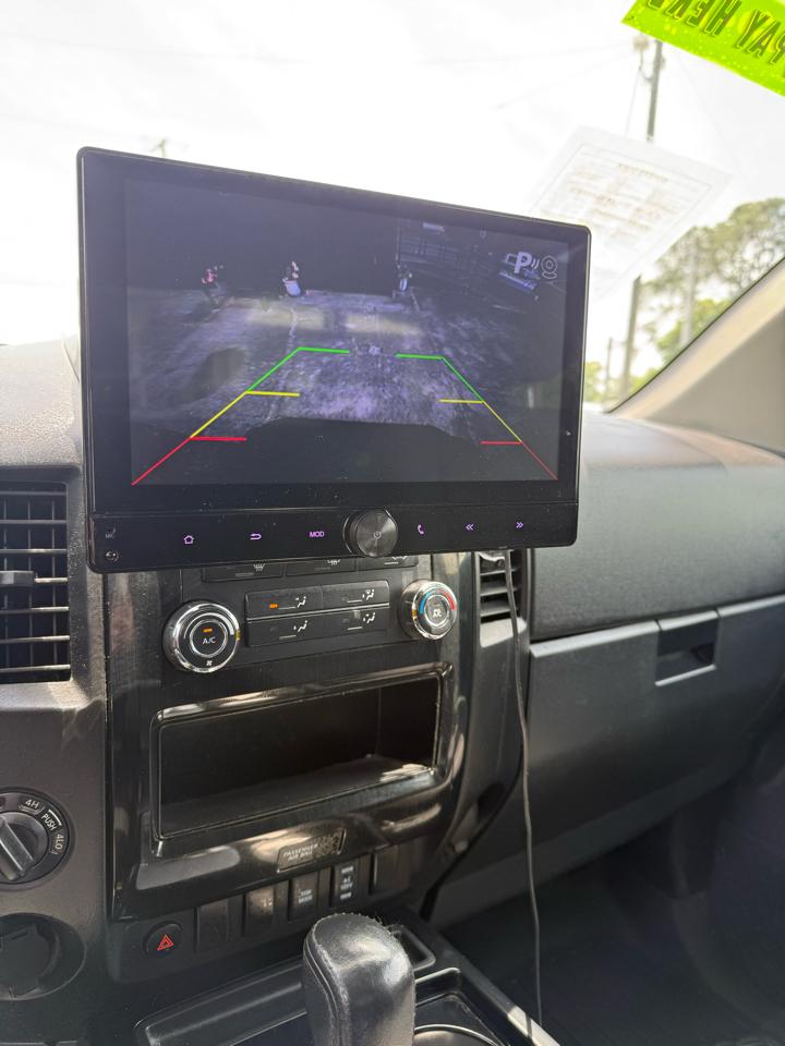 Nissan Titan S Crew Cab 4WD 2013