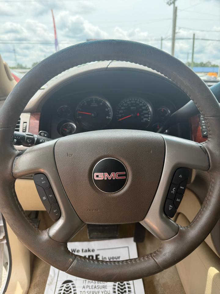 GMC Yukon SLT1 2WD 2011