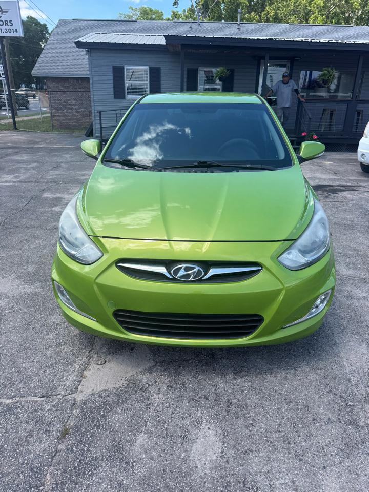 Hyundai Accent SE 5-Door 2013