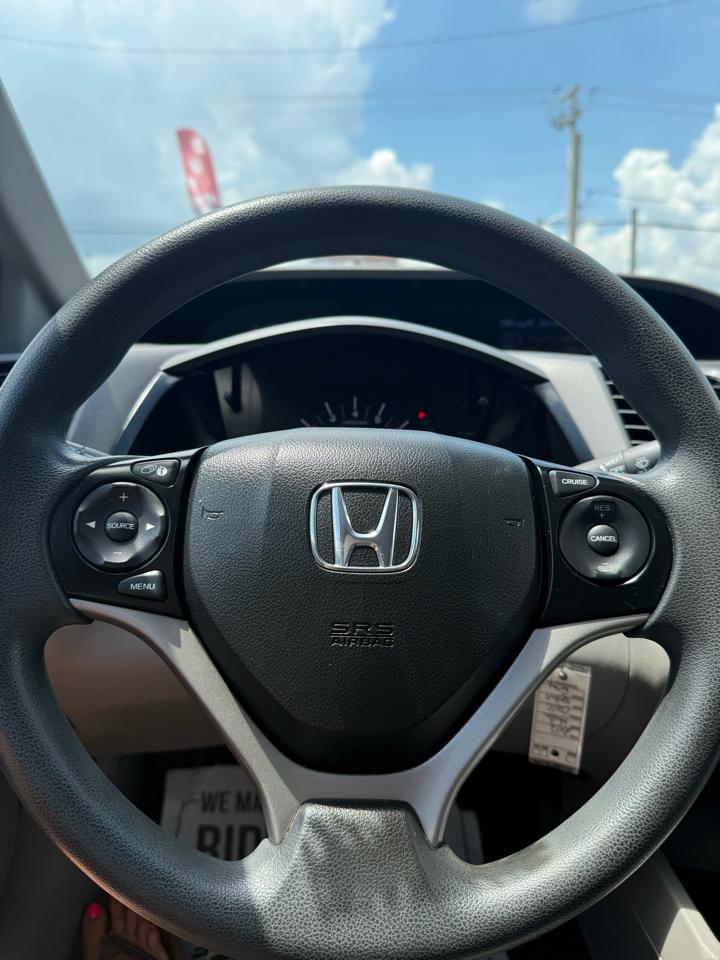 Honda Civic LX Sedan 5-Speed AT 2012