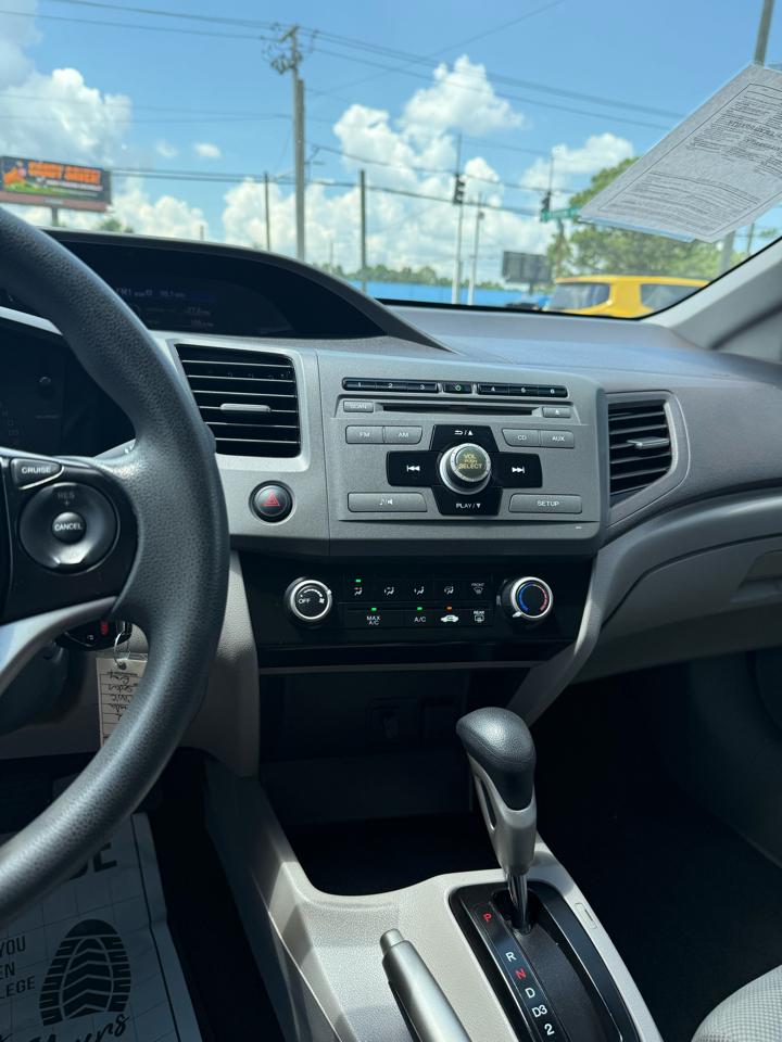 Honda Civic LX Sedan 5-Speed AT 2012