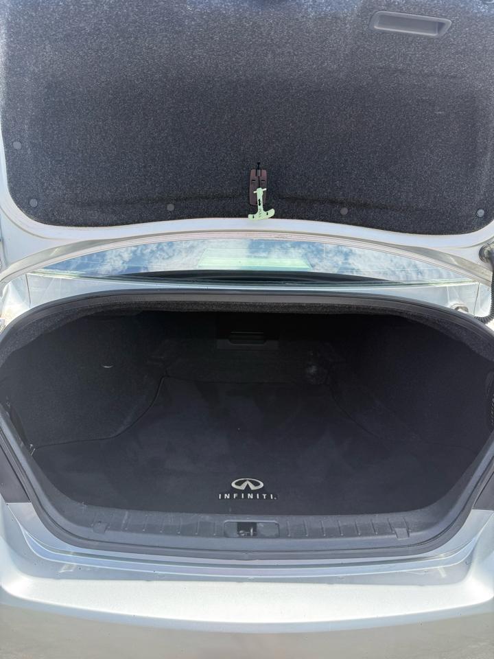 Infiniti M 37 2012