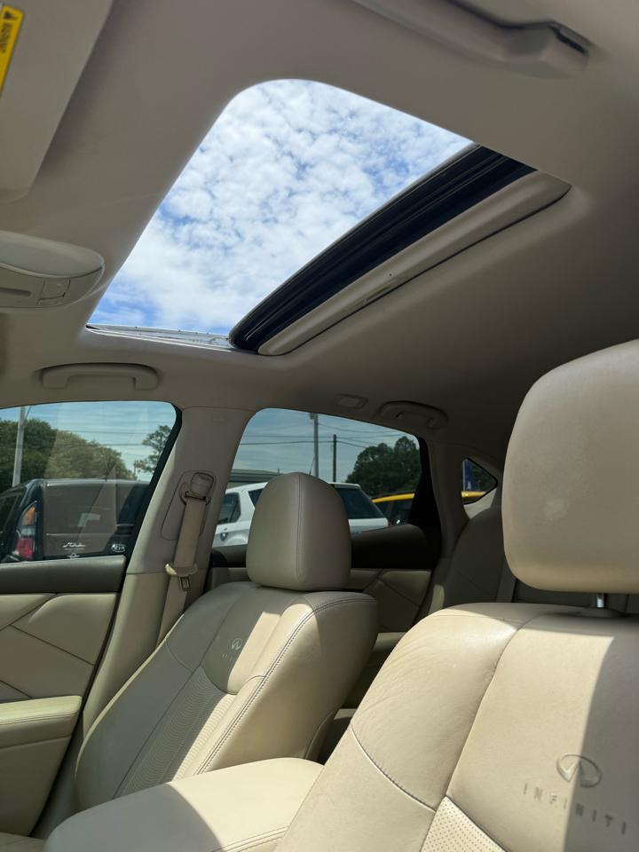 Infiniti M 37 2012