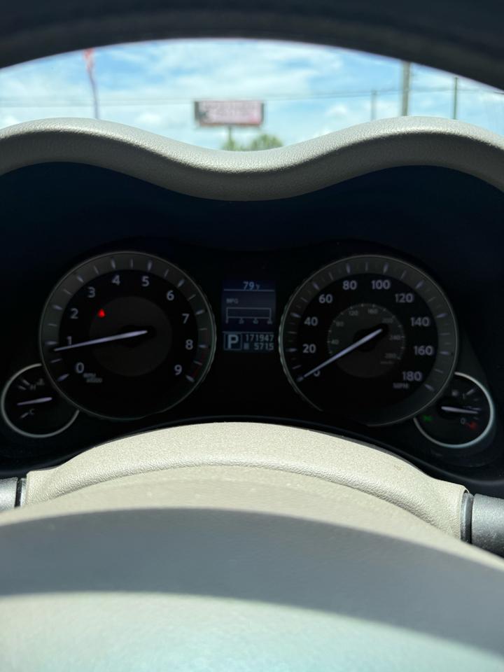 Infiniti M 37 2012