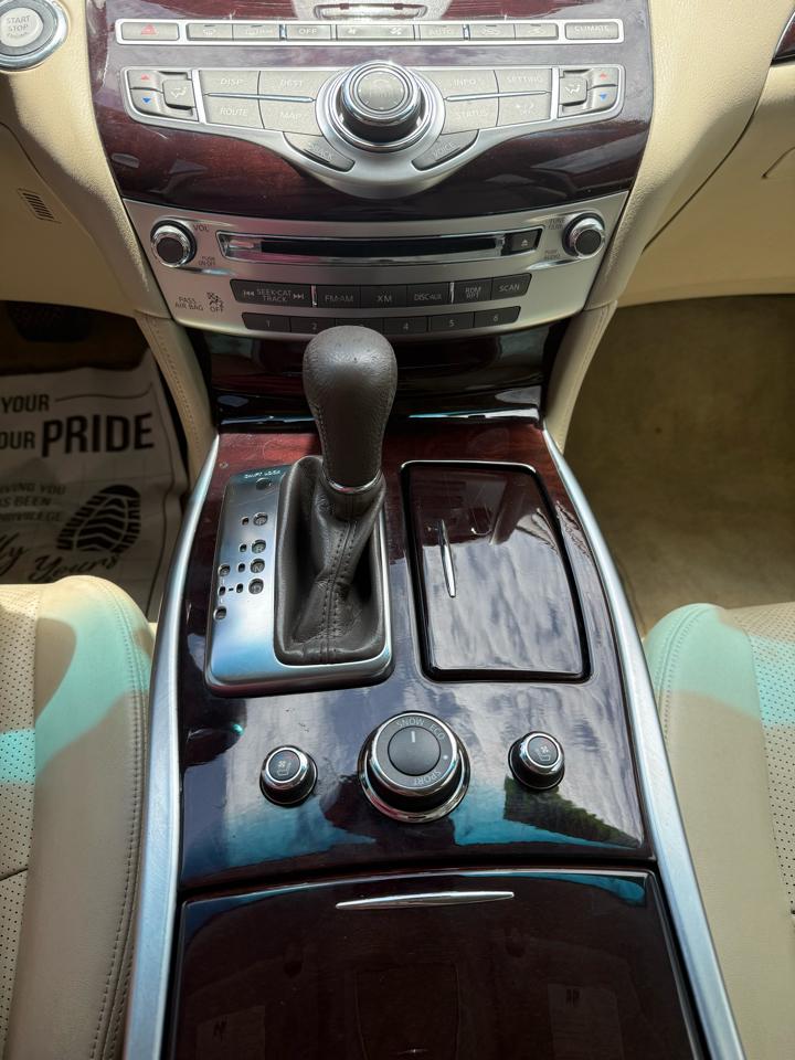 Infiniti M 37 2012