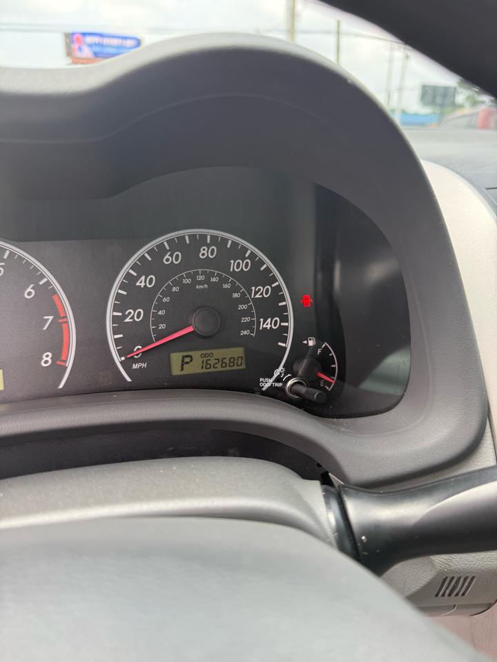 Toyota Corolla Base 5-Speed MT 2010