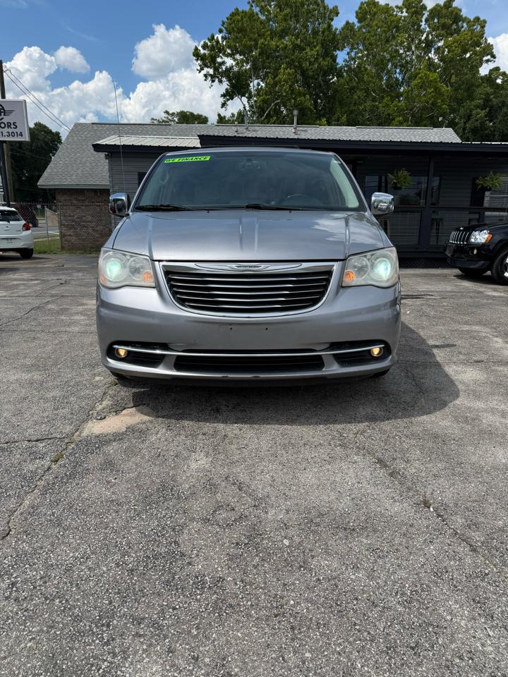 Chrysler Town & Country Limited 2013