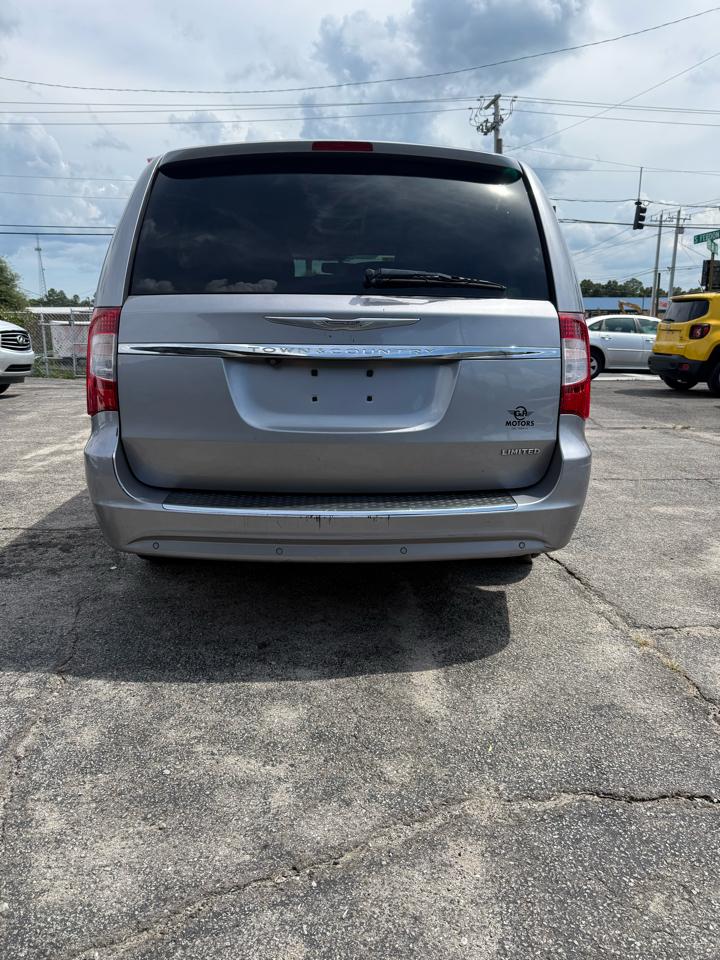 Chrysler Town & Country Limited 2013