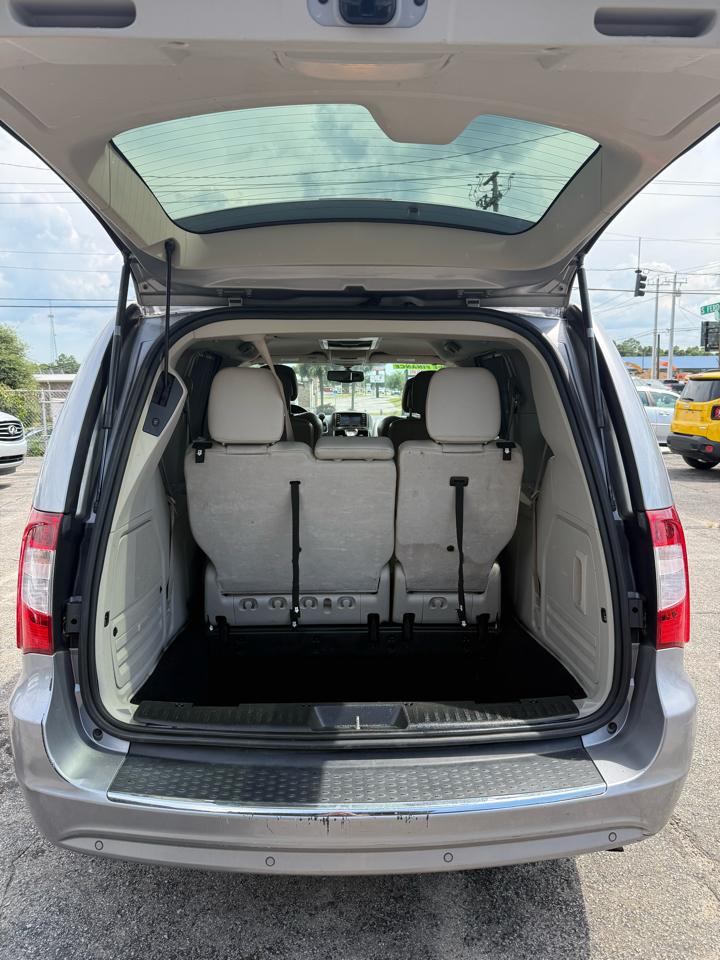 Chrysler Town & Country Limited 2013
