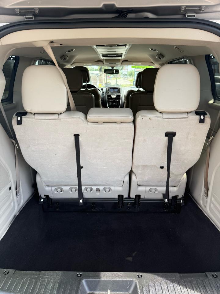 Chrysler Town & Country Limited 2013