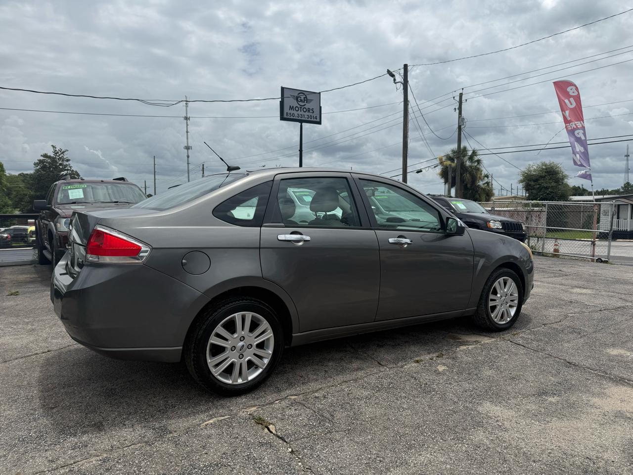 Ford Focus SEL Sedan 2010