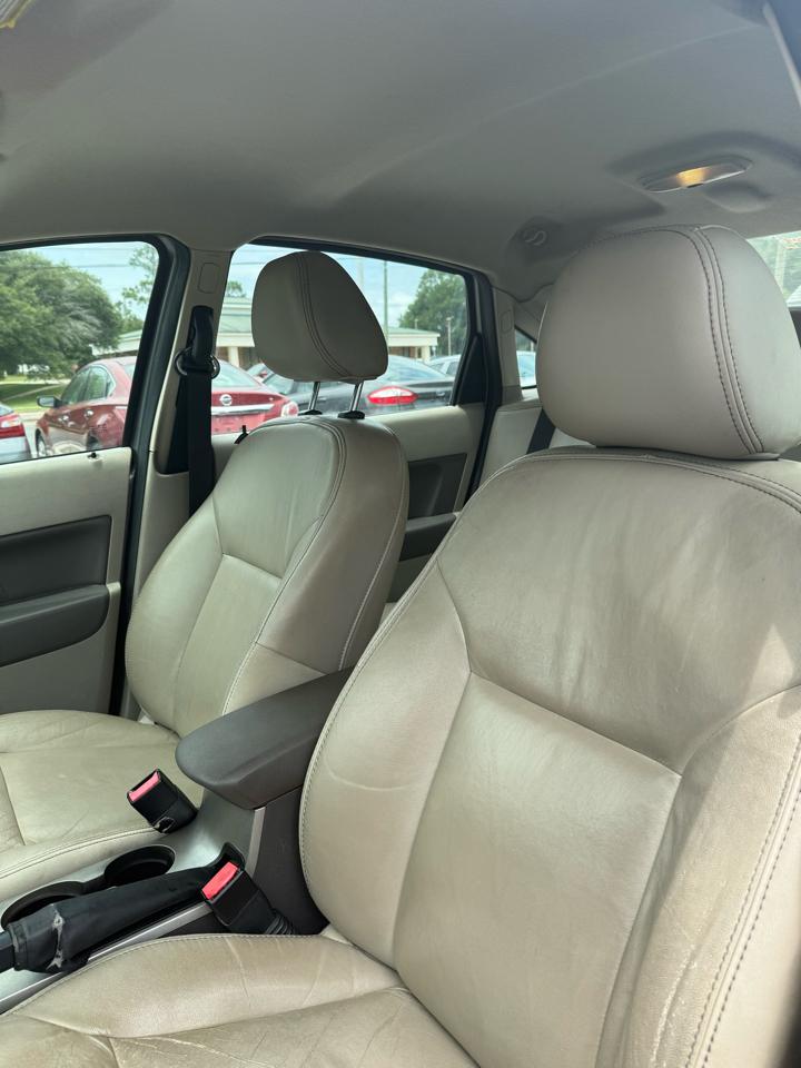 Ford Focus SEL Sedan 2010