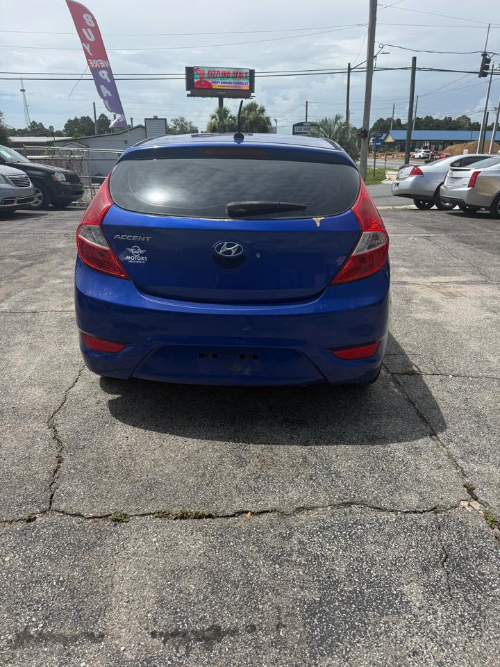 Hyundai Accent GS 5-Door 2012