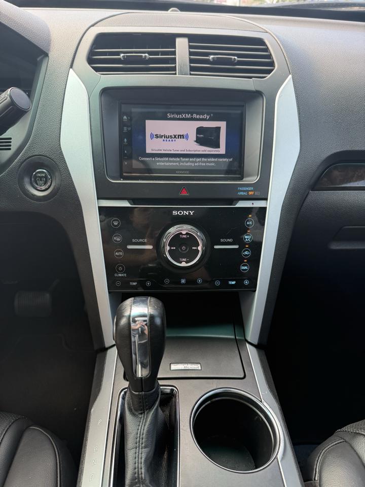 Ford Explorer Limited 4WD 2012