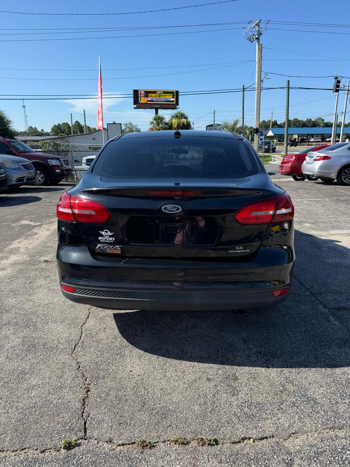 Ford Focus SE Sedan 2015