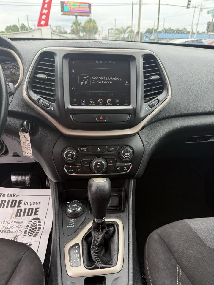 Jeep Cherokee Latitude 4WD 2016