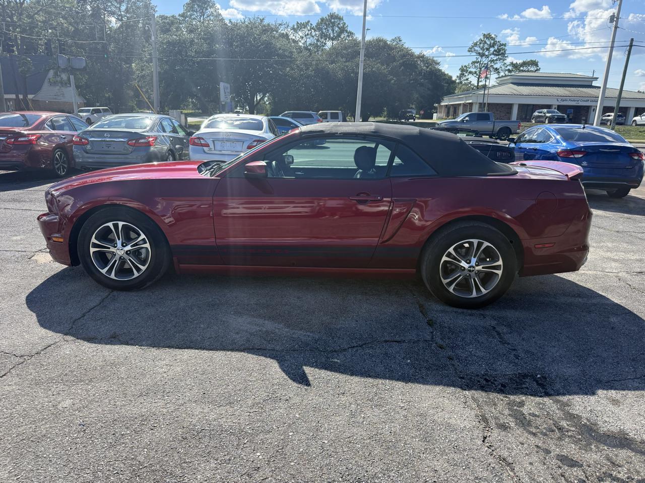 Ford Mustang V6 Convertible 2014