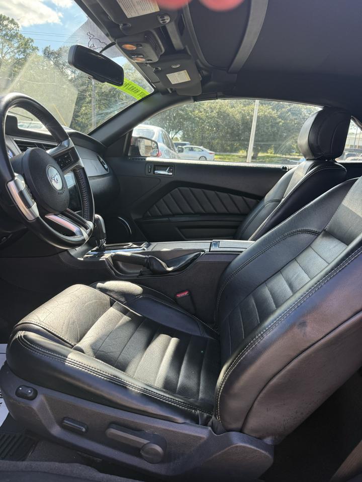 Ford Mustang V6 Convertible 2014