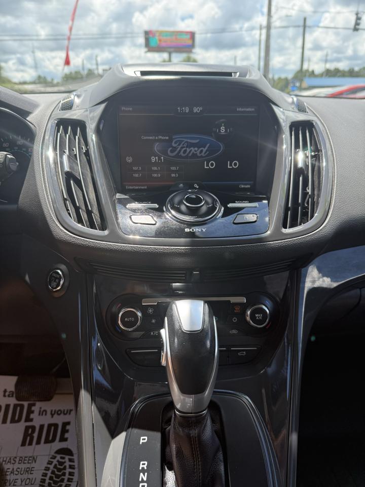 Ford Escape Titanium 4WD 2014
