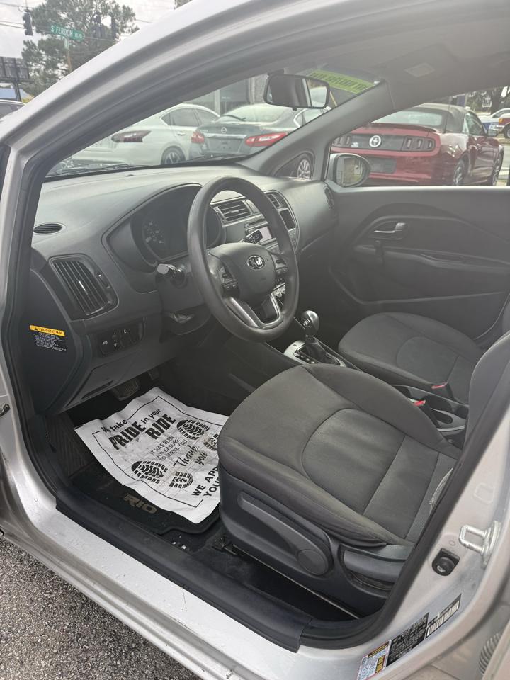 Kia Rio LX 2015