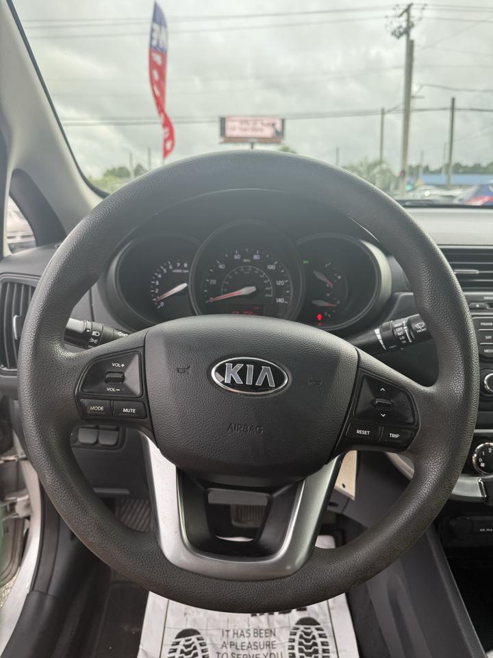 Kia Rio LX 2015