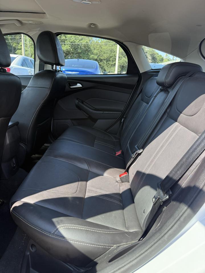 Ford Focus SE Hatch 2014