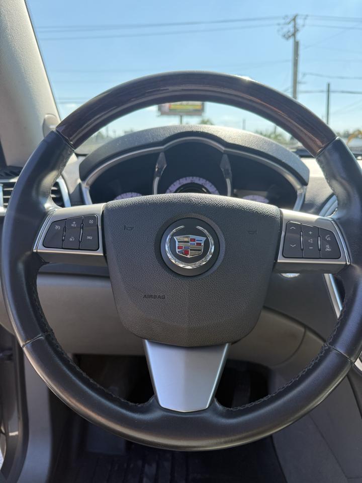 Cadillac SRX Luxury Collection 2011