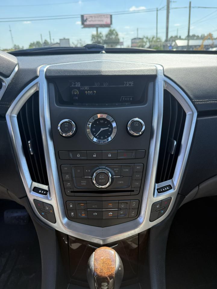 Cadillac SRX Luxury Collection 2011