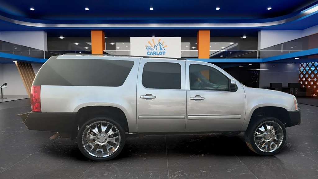 GMC Yukon XL SLE-1 1/2 Ton 4WD 2011