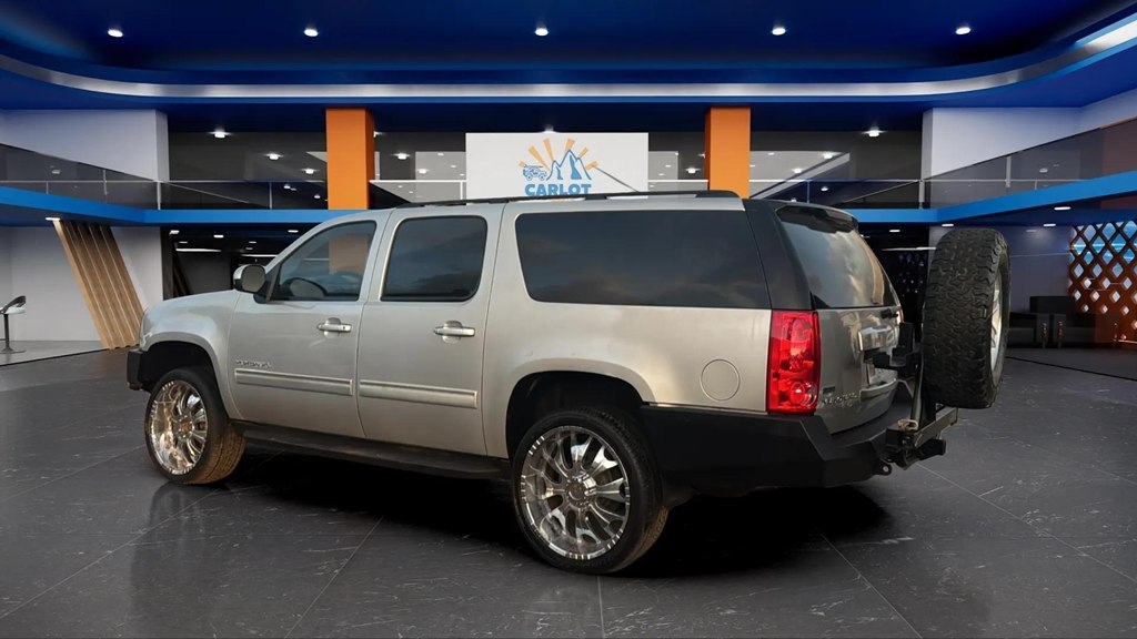 GMC Yukon XL SLE-1 1/2 Ton 4WD 2011