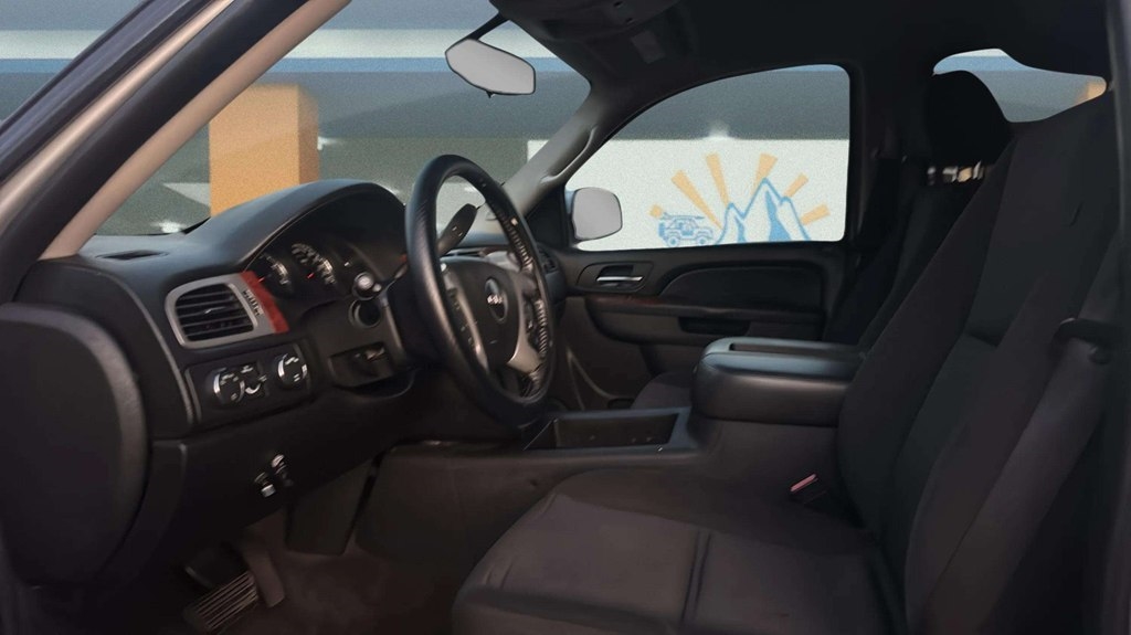 GMC Yukon XL SLE-1 1/2 Ton 4WD 2011