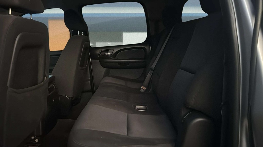 GMC Yukon XL SLE-1 1/2 Ton 4WD 2011