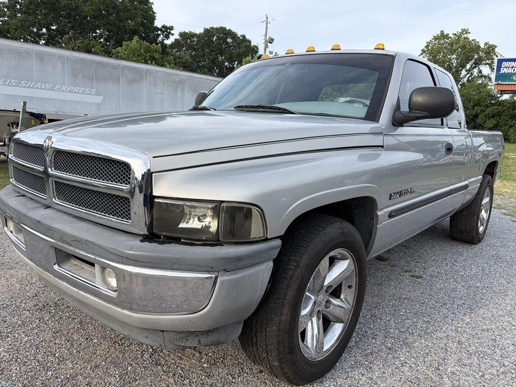 2000 Dodge Ram 1500 Quad Cab Short Bed 2WD
