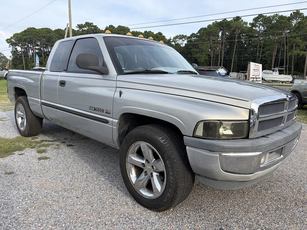 Dodge Ram 1500 Quad Cab Short Bed 2WD 2000